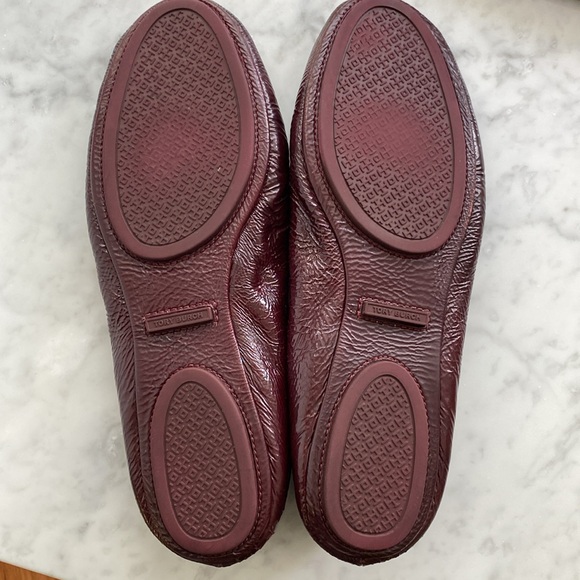 TORY BURCH Travel “T” Crinkle Ballet shoe #31158203 in Oxblood color Size 8.5 M - Picture 6 of 11